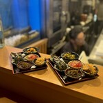 鮮魚と鰻 清流満月 野毛 - お通し、これで二人前！