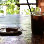 カスミガオカ コーヒー - ・水出しコーヒー + チョコレートテリーヌ 700円/税込
