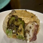 イーカ スーク  - プーリの中身