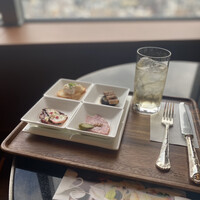 帝国ホテル 大阪 - クラブラウンジでは昼と夜、この様なプレートがいただけます。