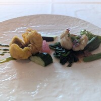 アルカナ 東京 - 鱧のベニエと福井梅のエスカベッシュ