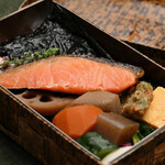 サロン ギンザサボウ - 銀鮭海苔弁＠税込1,350円│土曜15:36頃訪問