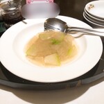 菜香新館 - かに肉と冬瓜の冷製ジュレ寄せ