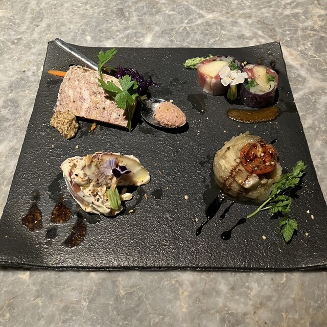 閉店】WINE CAVE ROPPONGI （【旧店名】WINE CAVE ROPPONGI KOBE BEEF