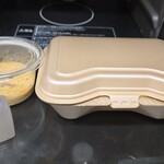 キッチン ブルー グローブ - 今回は未完成でテイクアウト、パスタのゆで汁、ソースは別です