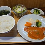 キッチン ブルー グローブ - 金目鯛ポワレ　オマールビスクソース