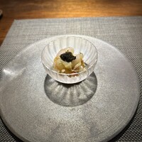 フィオッキ - 1皿目
                    牡丹海老のマリネ、お頭のフリット。