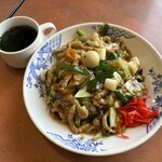 バーミヤン - 料理写真:何故にチャーハンに紅生姜、何でだろぅ〜(・・?)