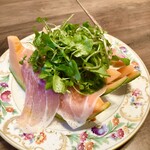 創作料理Ryota  - ・北海道富良野から直送 富良野赤肉メロンと生ハム（￥2,800）