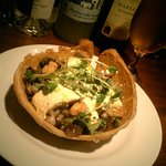 イタリアン レストラン ピンナピンナ - 海老とキノコのバスケット・パプリカのムース添え