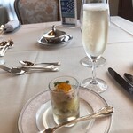 メインダイニングルーム 三笠 - 食前のお楽しみ