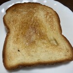 食ぱんの店 春夏＋秋冬 - 穴あきさん！でも全然きにならーん。うまし！