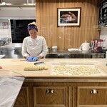 Eataly Torino Lingotto -  Gnocchi (ニョッキ) 作りのデモ。(撮影承諾済み)