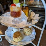 紅茶の館 源 - フルーティーセット　紅茶のゼリー、好きなケーキ、スコーンに紅茶が付いて1,600円(税込)　どれも美味しいです☺