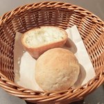 ビストロ ポンヌフ - ランチＡ 1050円 のパン