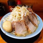 ラーメン 盛太郎 - チャーシュー麺　1,000円（野菜マシマシ、薄味）