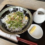 手打ちうどん ヤマエ - [期間限定]釜揚げしらすぶっかけ(冷)