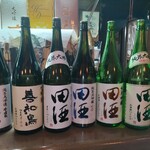 味の蔵どんつく - 田酒がずらーり