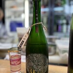 醍醐 - 開栓してから少し時間経ってるそうですね‼️
      おり感あってシュワット感もある(^^♪
      酸味の感じも落ち着いてました(*^^*ゞ