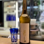 醍醐 - 甘みと酸味の絶妙なバランスが素晴らしい‼️
      後味はスッキリとしてますよ‼️
      米感もあるのでつまみなしでもオッケー(*^^)v