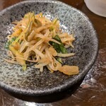 粉ひで - お通しはもやしのナムル？