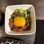 炭火焼肉 焼きしゃぶ にく式 - ④ラムユッケ