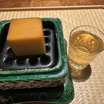 東山 吉寿 - 定番のスモークチーズにハイボール