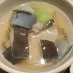 東山 吉寿 - 島根の巨大鮑と熊本の焼き赤茄子をすっぽんと日本酒だけて取られたお出汁