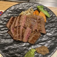 はかたの桜華 本店 - 国産牛ももステーキ120g