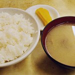 あまから屋 - 御飯と味噌汁　270円　（2013/8）　（’’