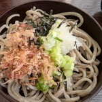 松本蕎麦店 - 薬味をのせて