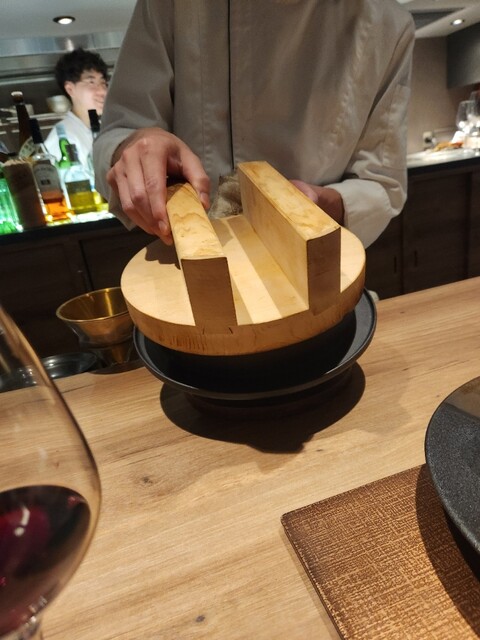 会員制レストラン「束ね重ね」会員券 完全会員制・住所非公開。大切な人との贅沢な時間と料理を提供