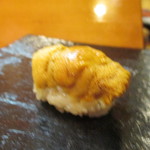 日本橋橘町　都寿司 - 雲丹（ちょいボケ気味）