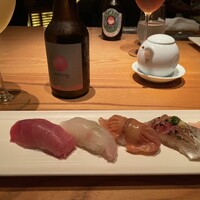 NOBU TOKYO - ２番目にお鮨でてきてびっくりした。もすこしお酢がきいたシャリが好き。ネタはとてもおいしかったです。