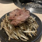 ジンギスカン 馬肉 もつ鍋 山王 - 