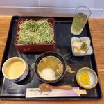 古民家ごはん あやめや - 牛肉と生姜と大葉のうまタレ焼き重