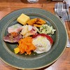 ラ・ブォナ・ターヴォラ 美月 - 前菜盛り合わせ。これで1名分！