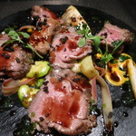 エクアトゥール - 26年4月　岡山県産イノシシのエギュイット、トリュフとハーブの2種類のソース