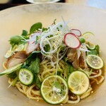 スタイリッシュチャイナ 神 - 料理写真:大山鶏の叉焼とすだちの冷麺