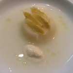 オステリア・オリエーラ - 白アスパラのすり流し風