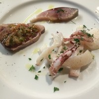 オステリア・オリエーラ - しろいかの炙り、鰹のたたき、〆鯖