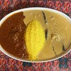 ニュープラシッダ - ２種類カレーライスセット（グリーンカレー＆マトンカレー）　1051円（税込）