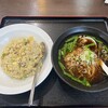 中華料理福泉餃子 - 激辛台湾ラーメン＋ニンニク炒飯のセット880円