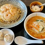 三熙 - エビガーリック炒飯定食　1,300円(税込)