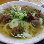 喰うかい - 牛すじうどん 500円(税込)営業案内(2024年8月16日撮影)