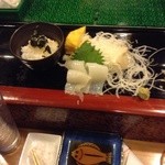 宝寿司分店 - 出ました・・小ぶりのご飯と切り立てのイカ刺し！