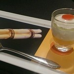 ガストロノミー ジョエル・ロブション - ランチ① 去年と同じくアスパラムースから