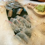 259391033 - 真鯛と平目のお造り