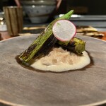 薪炭まだら - オクラの炭焼き、紅鱈のラグーソース