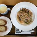 グランシャリオ - スパゲティランチ(ナスとベーコンのトマトソース)